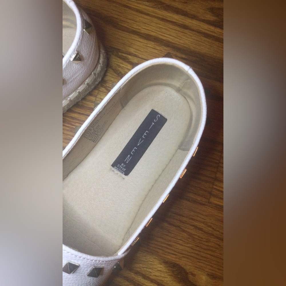 Shoes - Picture 2 of 8
